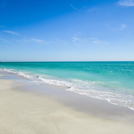 Anna Maria Beach Resort Холмс Бийч Екстериор снимка
