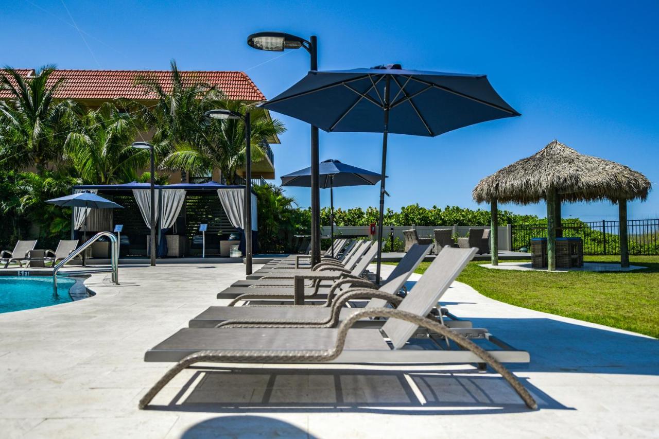 Anna Maria Beach Resort Холмс Бийч Екстериор снимка