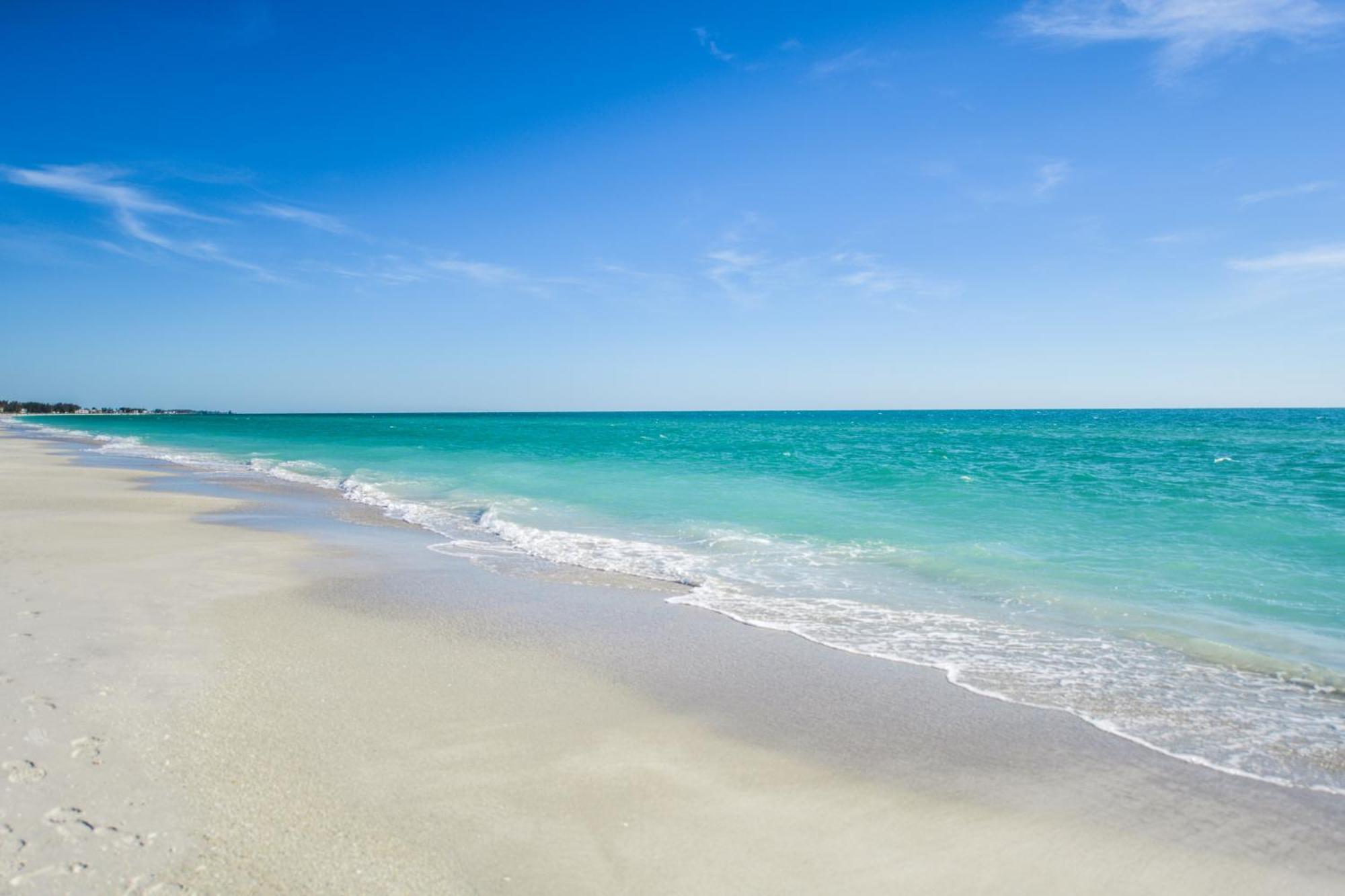 Anna Maria Beach Resort Холмс Бийч Екстериор снимка